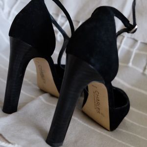 Closed toe chunky heel